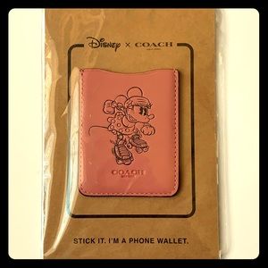 ✨New Coach x Minnie Mouse Phone Wallet F30799 Pink